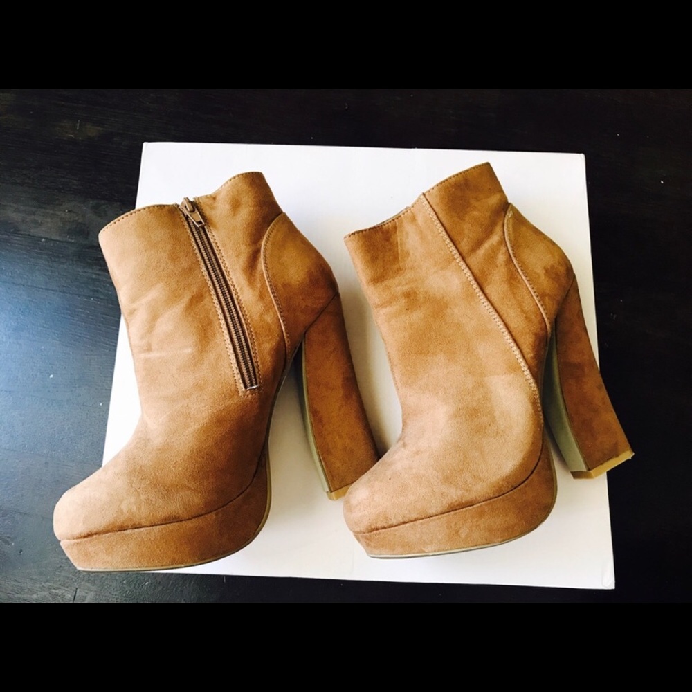 Forever 21 suede boots size 8